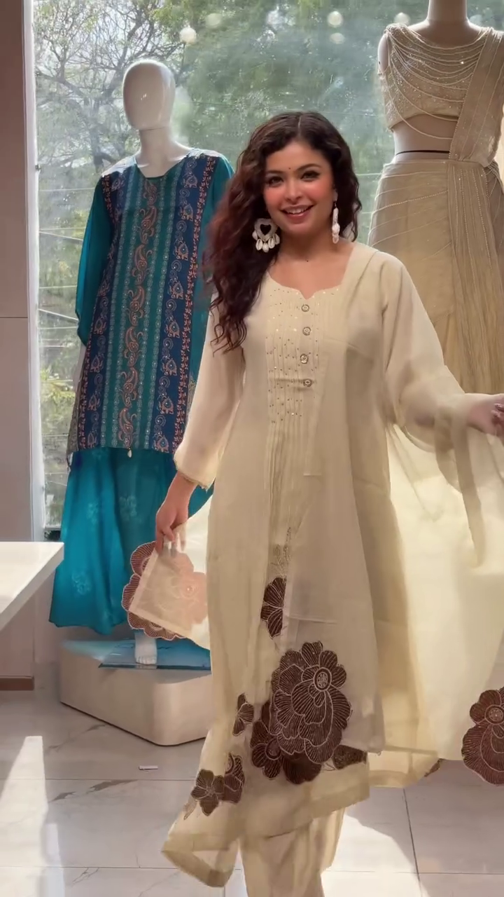 Elegant Women’s Brown Kurta Set with Dupatta - Image 4