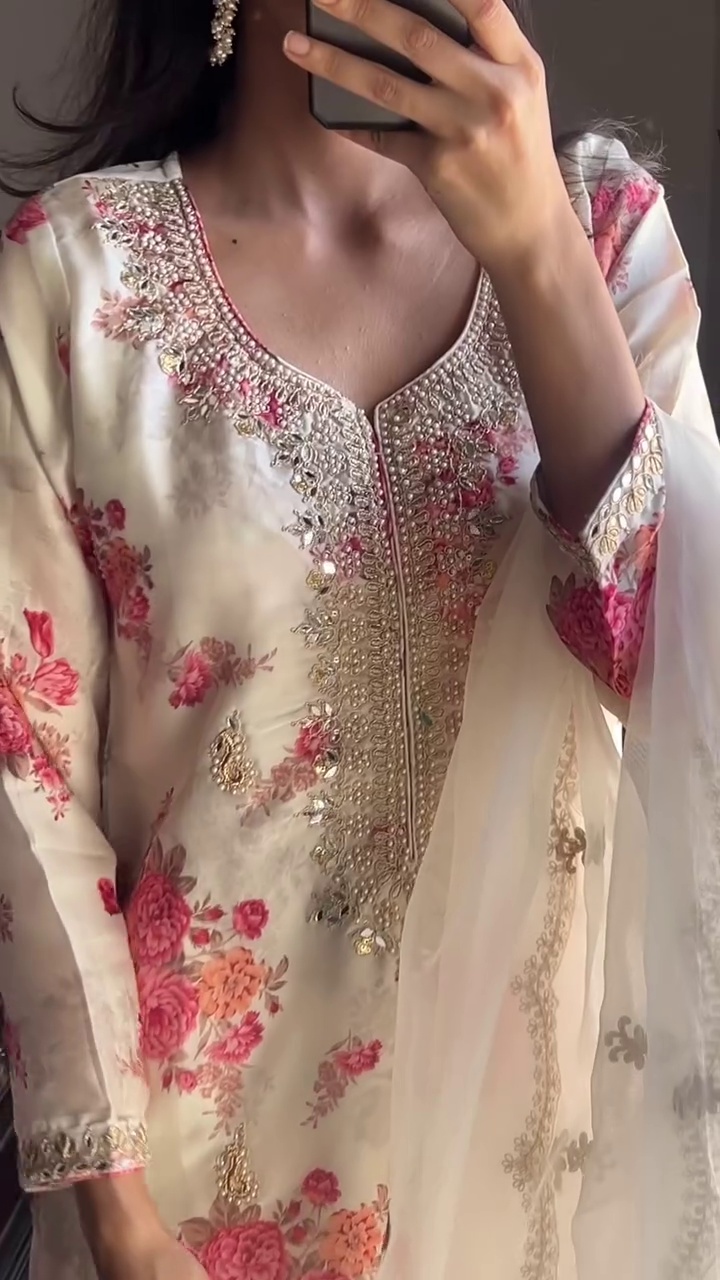 Women's Chikankari Kurti with Net Dupatta - Image 4