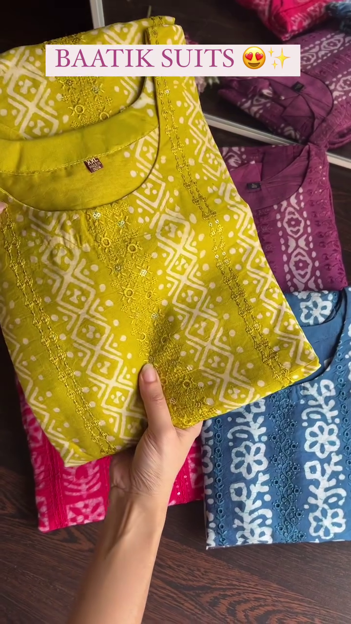 Women's Batik Print Suit - Image 5